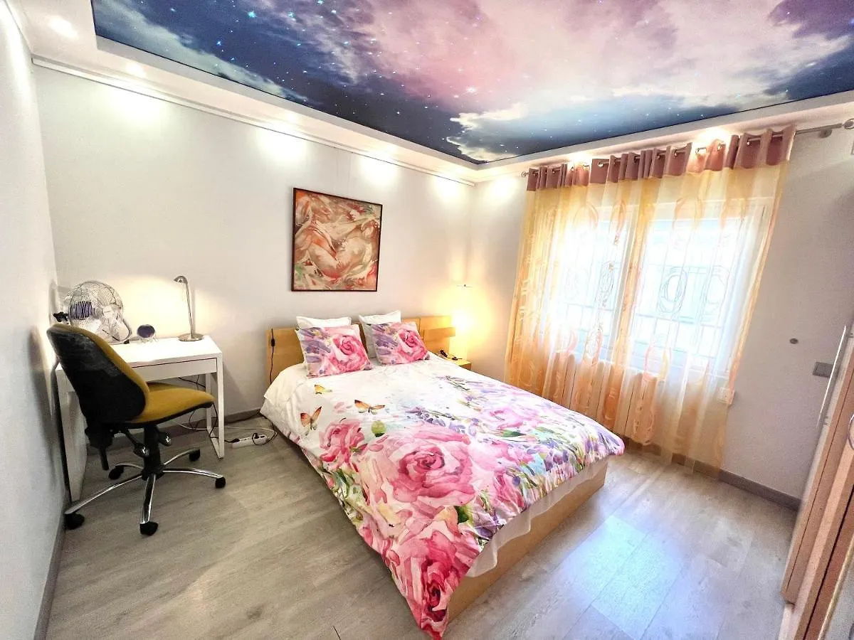 Camp Nou, Europa Fira - Modern Two-Bedroom Apartment With Heating L'Hospitalet de Llobregat
